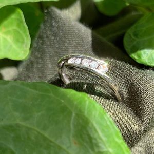 Kay Jewelers 10k WG 5 Stone Diamond Ring